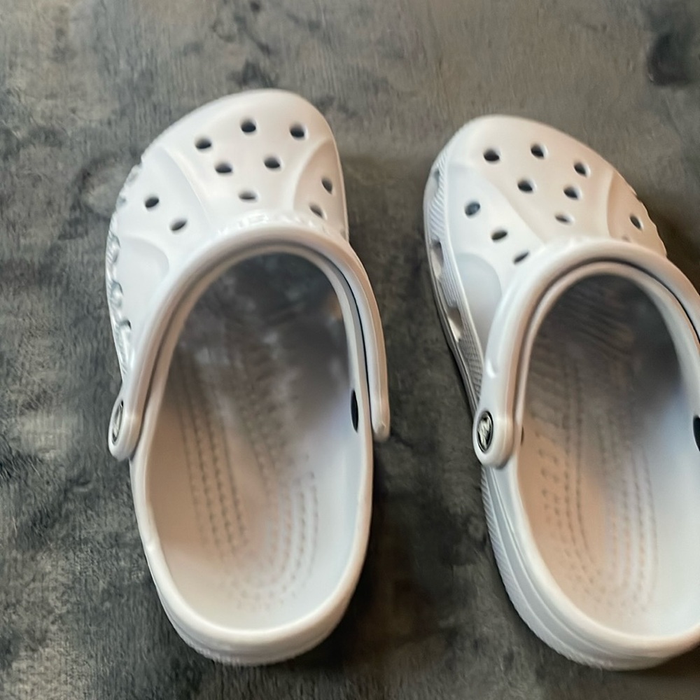 Women’s crocs